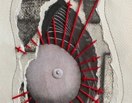 ESA 4 2017/2023 de Nathalie Broyelle ( 18X25 cm) (papier/dechirure/crayon/acrylique/couture/laine)